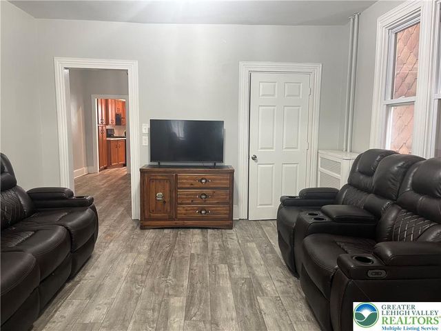 528 Centre Street, Easton, PA 18042