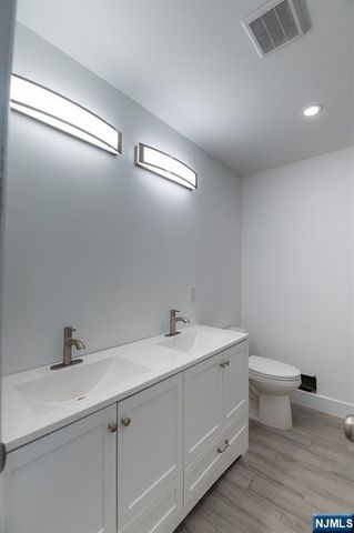 90 Bank Street, Elmwood Park, NJ 07407