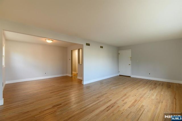 90 Bank Street, Elmwood Park, NJ 07407