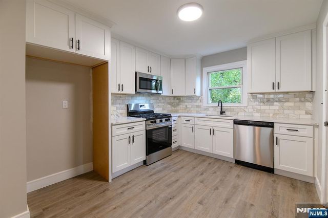 90 Bank Street, Elmwood Park, NJ 07407