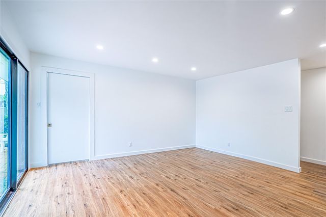 1422 Wisterwood Drive, Houston, TX 77043