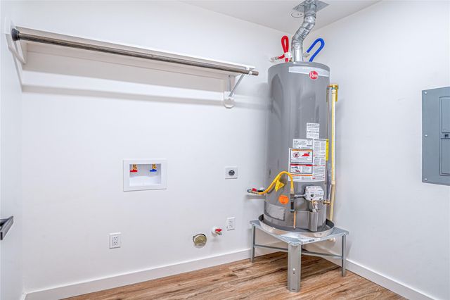 1422 Wisterwood Drive, Houston, TX 77043