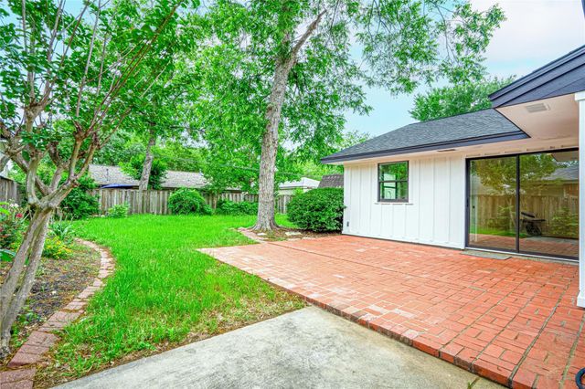 1422 Wisterwood Drive, Houston, TX 77043