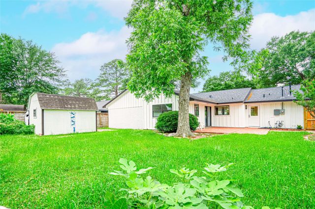 1422 Wisterwood Drive, Houston, TX 77043