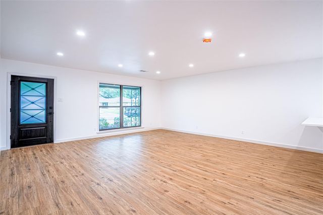 1422 Wisterwood Drive, Houston, TX 77043