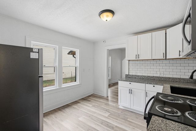 611 S Hydraulic St, Wichita, KS 67211