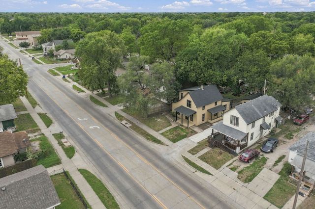 611 S Hydraulic St, Wichita, KS 67211