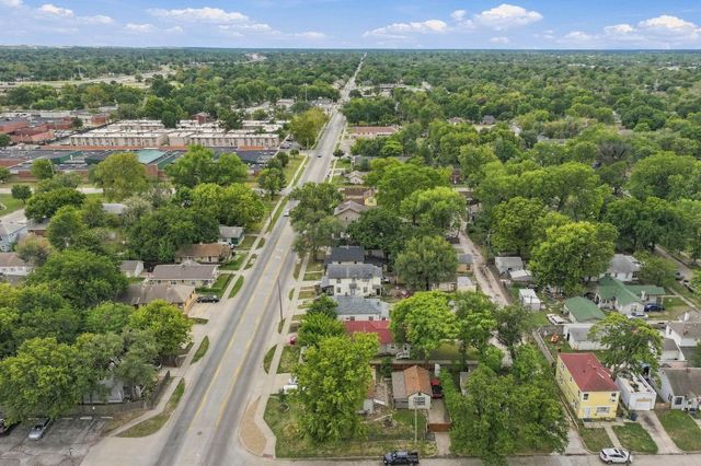 611 S Hydraulic St, Wichita, KS 67211