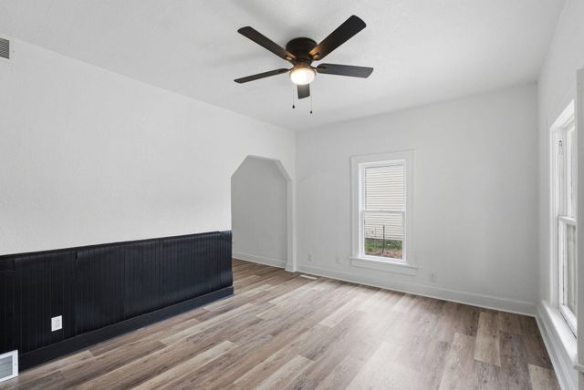 611 S Hydraulic St, Wichita, KS 67211