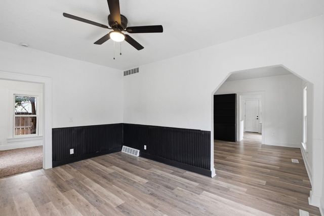611 S Hydraulic St, Wichita, KS 67211