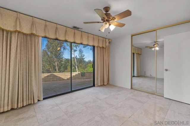 2665 Kauana Loa Dr, Escondido, CA 92029