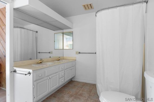 2665 Kauana Loa Dr, Escondido, CA 92029