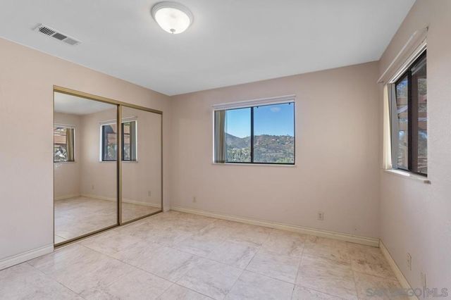2665 Kauana Loa Dr, Escondido, CA 92029