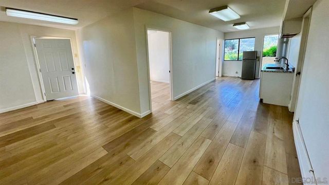 2665 Kauana Loa Dr, Escondido, CA 92029