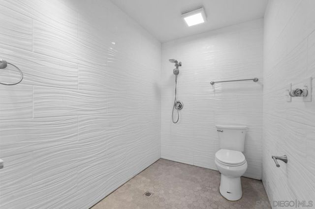 2665 Kauana Loa Dr, Escondido, CA 92029