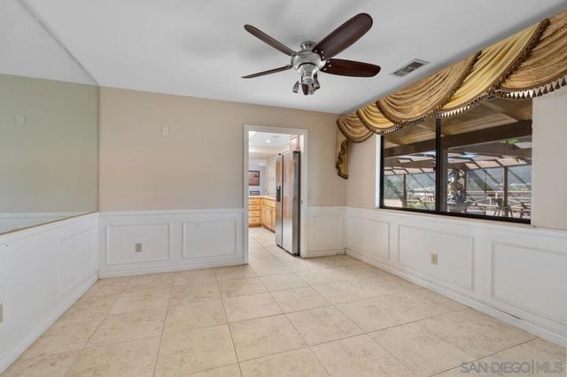 2665 Kauana Loa Dr, Escondido, CA 92029