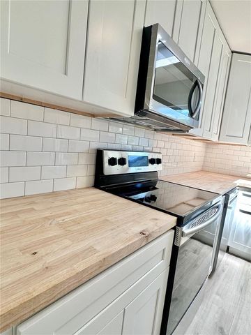 400 DALTON BOULEVARD, Port Charlotte, FL 33952