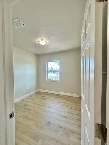 400 DALTON BOULEVARD, Port Charlotte, FL 33952