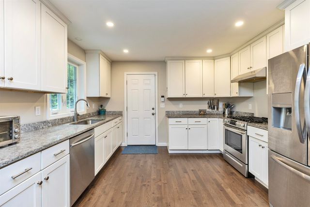12 Springvale Avenue, Brookline, NH 03033