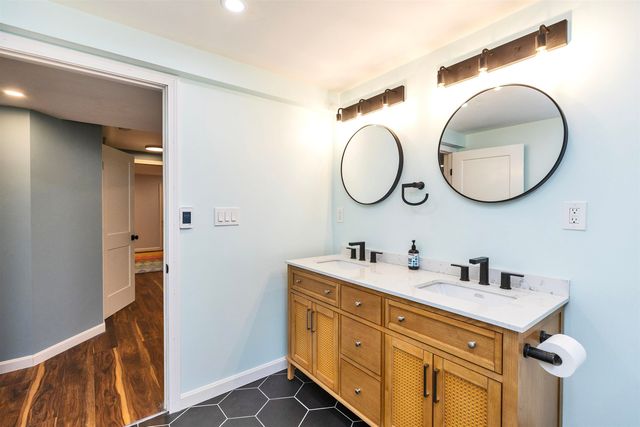 12 Springvale Avenue, Brookline, NH 03033