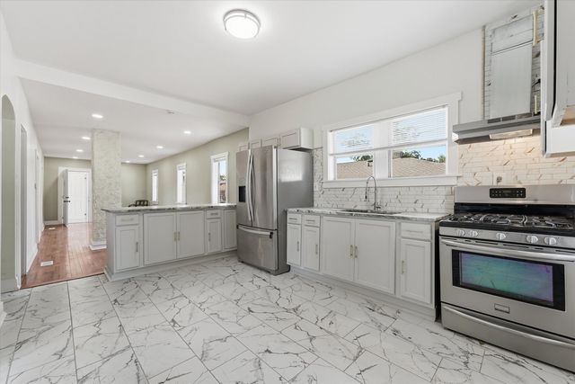 1808 S 22nd Avenue, Maywood, IL 60153