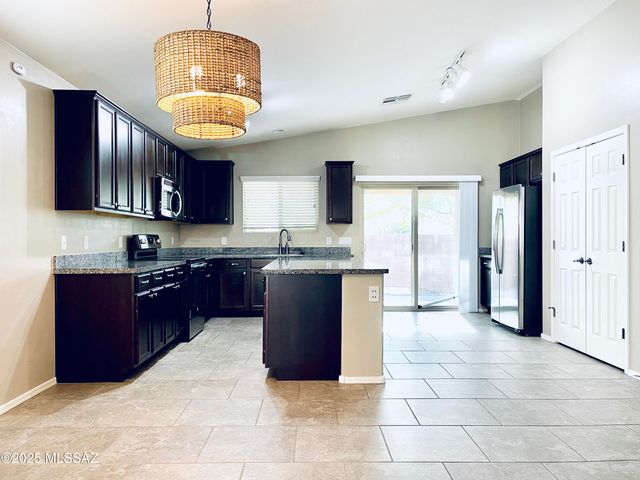 13404 N Piemonte Way, Oro Valley, AZ 85737