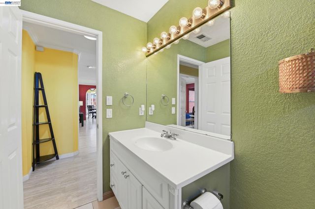 4541 Darcelle Dr, Union City, CA 94587