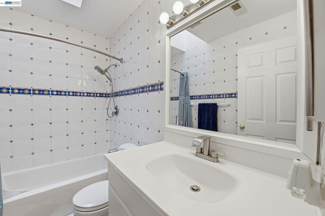 4541 Darcelle Dr, Union City, CA 94587