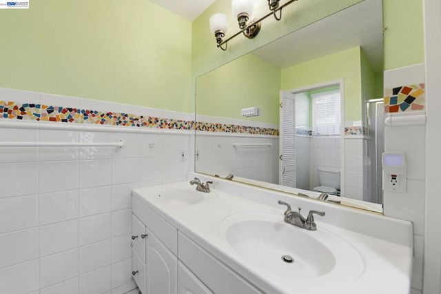 4541 Darcelle Dr, Union City, CA 94587