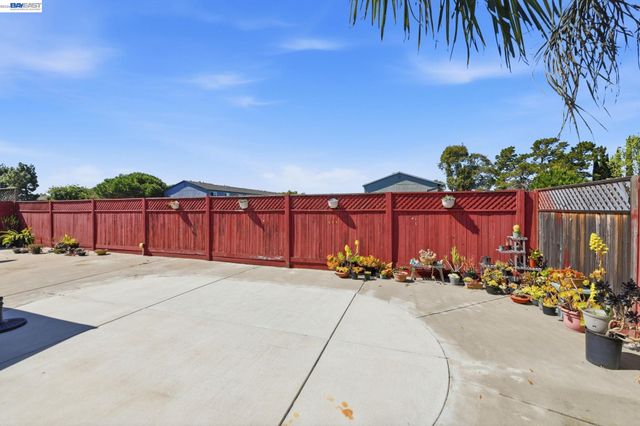 4541 Darcelle Dr, Union City, CA 94587