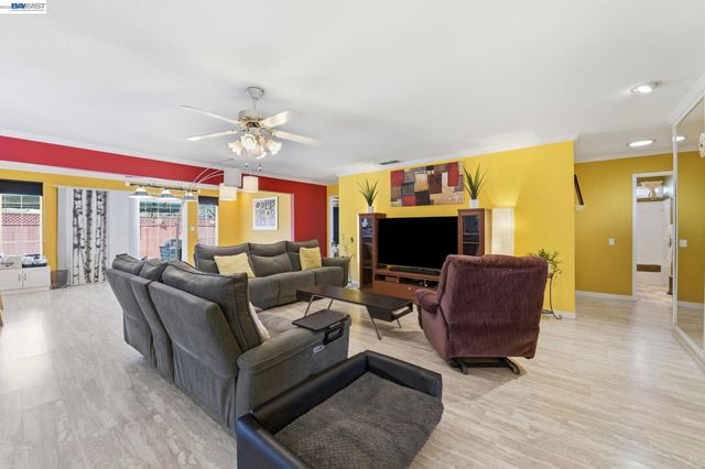 4541 Darcelle Dr, Union City, CA 94587