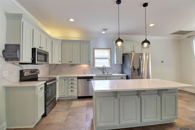 12249 Canterbury Park Dr, Geismar, LA 70734