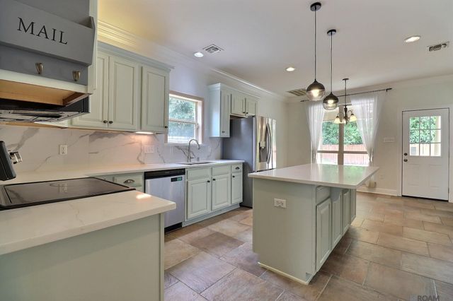 12249 Canterbury Park Dr, Geismar, LA 70734