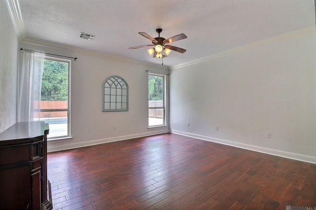 12249 Canterbury Park Dr, Geismar, LA 70734