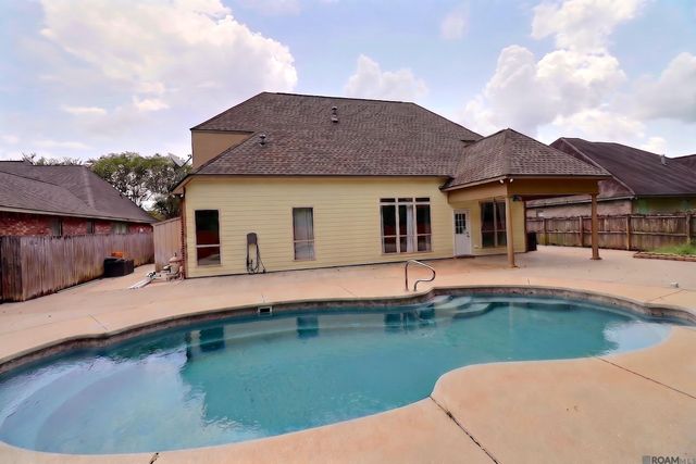 12249 Canterbury Park Dr, Geismar, LA 70734