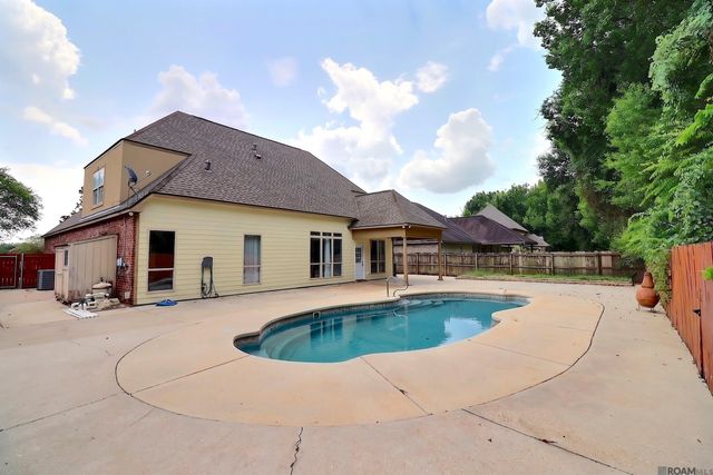 12249 Canterbury Park Dr, Geismar, LA 70734