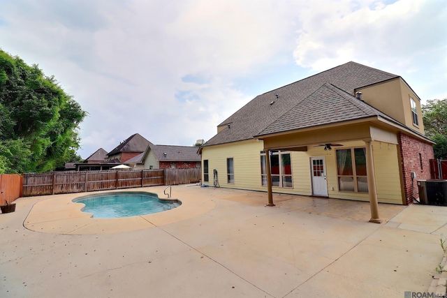 12249 Canterbury Park Dr, Geismar, LA 70734