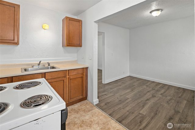 1029 S Division Street, Moses Lake, WA 98837