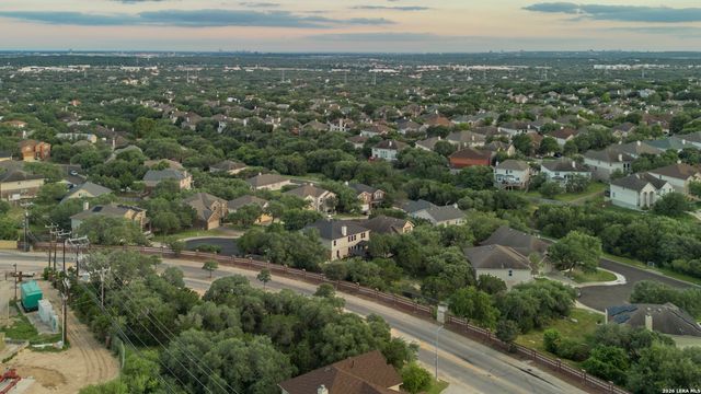 419 KNIGHTS CROSS DR, San Antonio, TX 78258