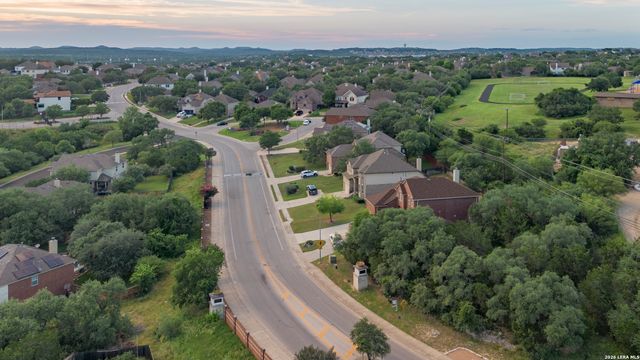 419 KNIGHTS CROSS DR, San Antonio, TX 78258