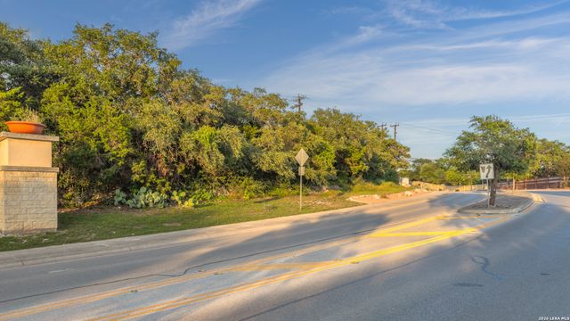 419 KNIGHTS CROSS DR, San Antonio, TX 78258