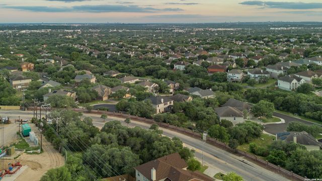 419 KNIGHTS CROSS DR, San Antonio, TX 78258