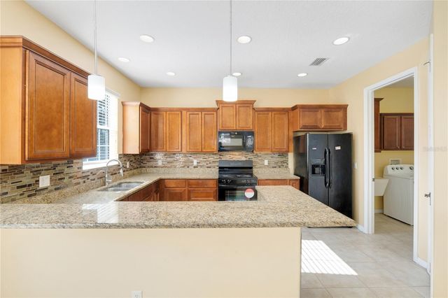 413 SPLIT OAK COURT, Eustis, FL 32736