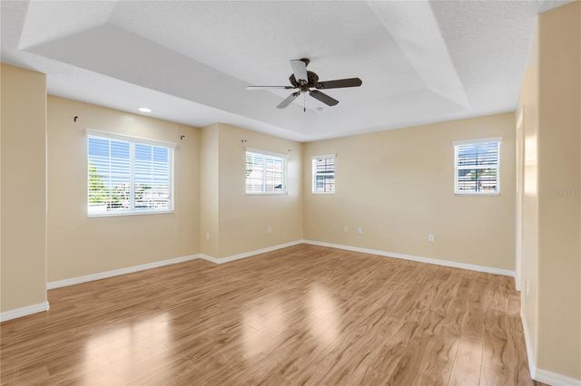 413 SPLIT OAK COURT, Eustis, FL 32736