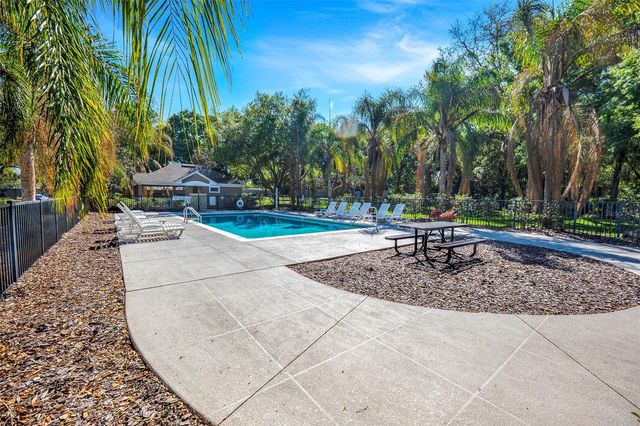 413 SPLIT OAK COURT, Eustis, FL 32736