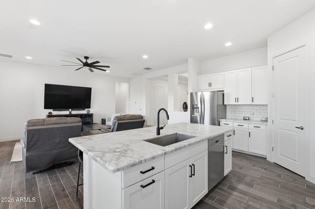 11785 E COLBY Court, Gold Canyon, AZ 85118