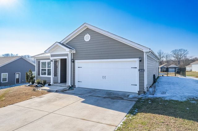 2820 Buzz St, Columbia, TN 38401