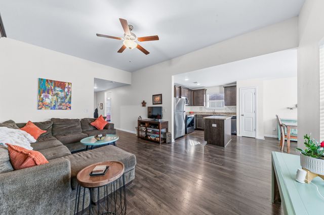 2820 Buzz St, Columbia, TN 38401