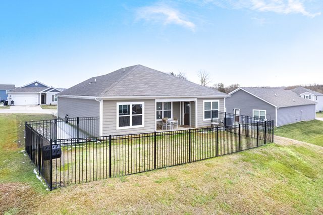 2820 Buzz St, Columbia, TN 38401