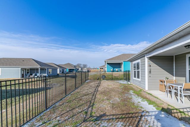 2820 Buzz St, Columbia, TN 38401